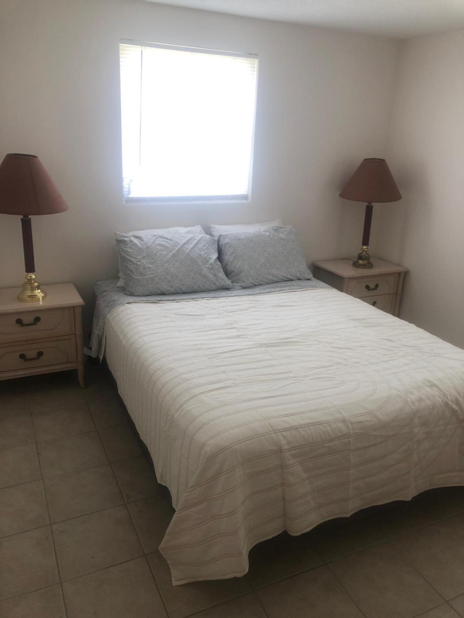 Small Cozy * Beverly Hills